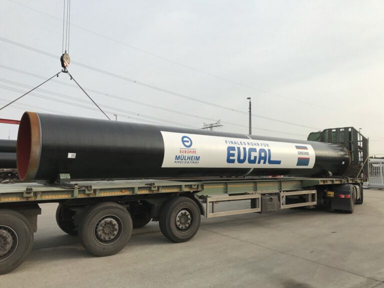 Transport von einem Rohr für EUGAL